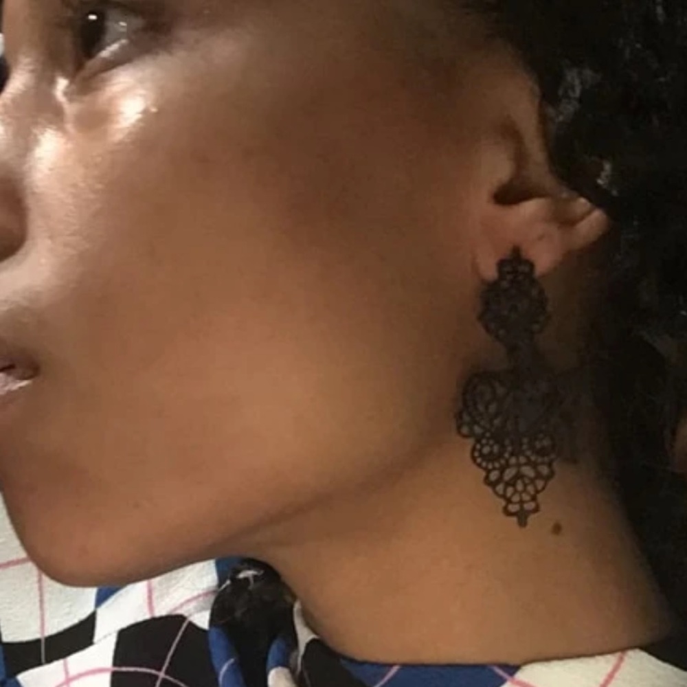 Hollow Out Vintage Style Black Lace Dangle Earrings - Picture 6 of 6